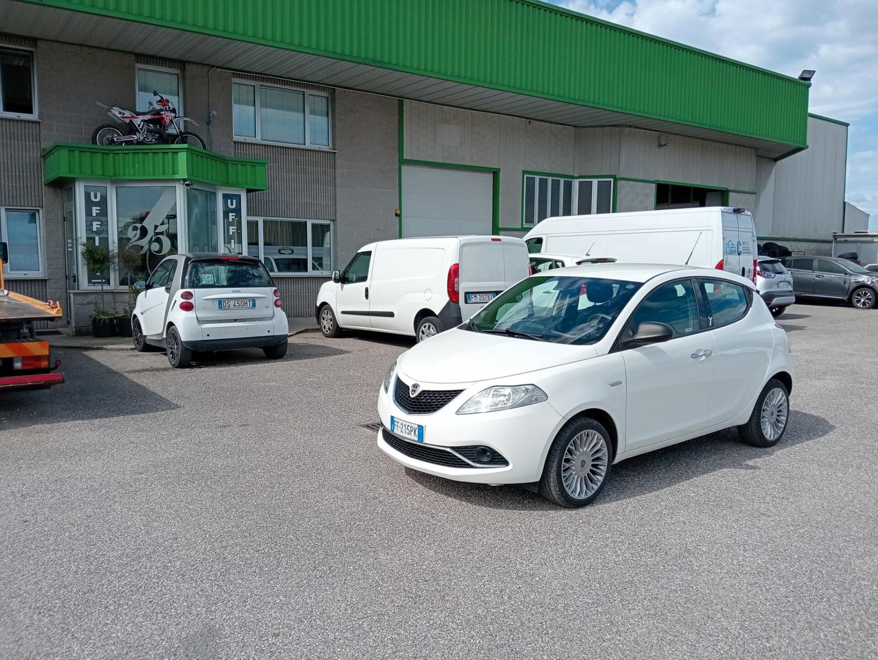 Lancia Ypsilon 1.2 69CV 5 porte OK NEOPATENTATI