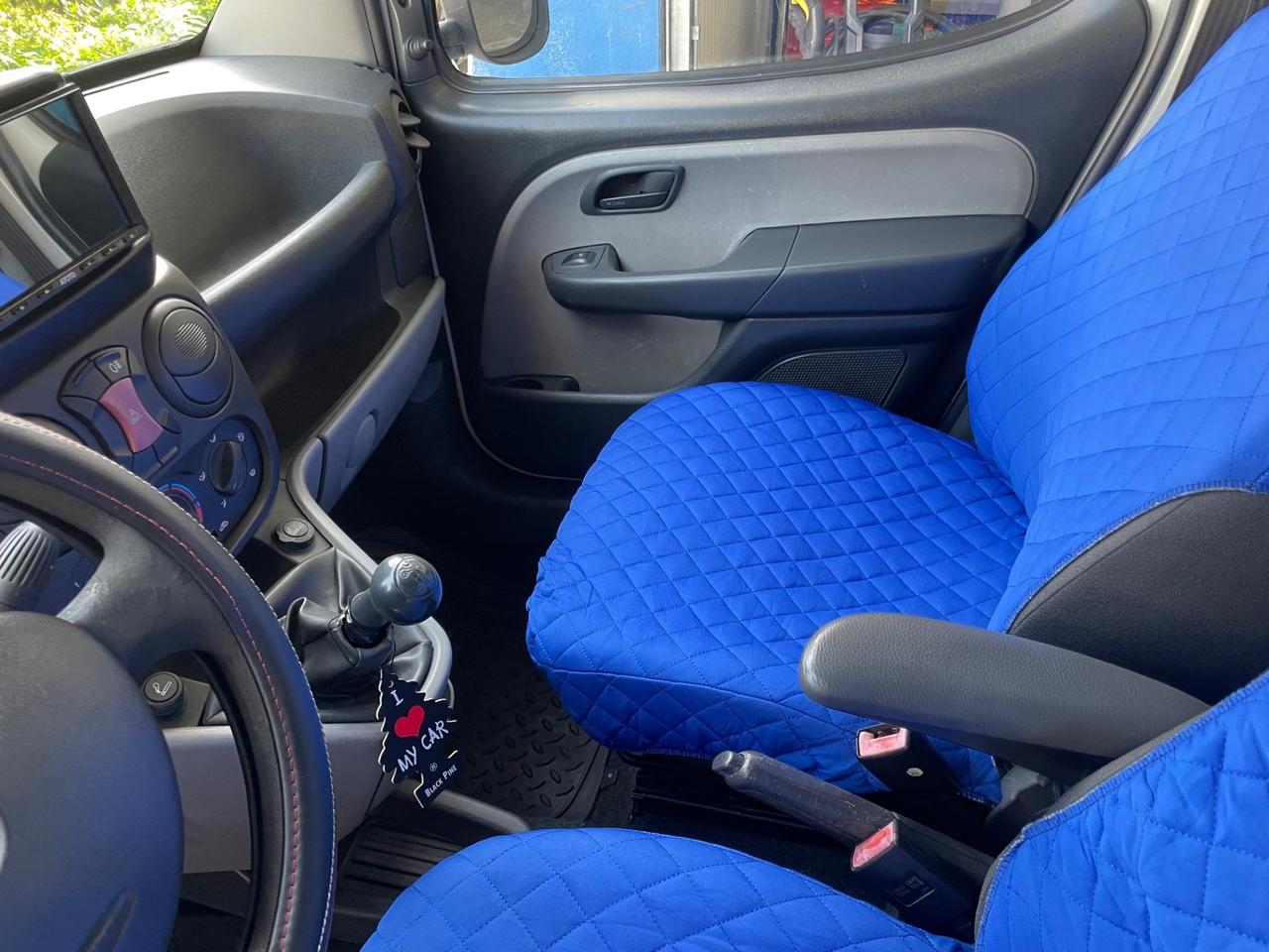 Fiat Doblo 1.9 JTD 105 cv con gancio traino