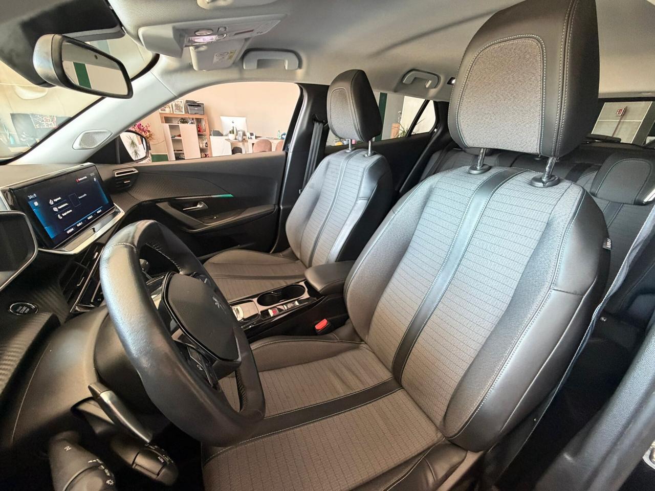 Peugeot 2008 BlueHDi 130 S&S EAT8 Allure Pack