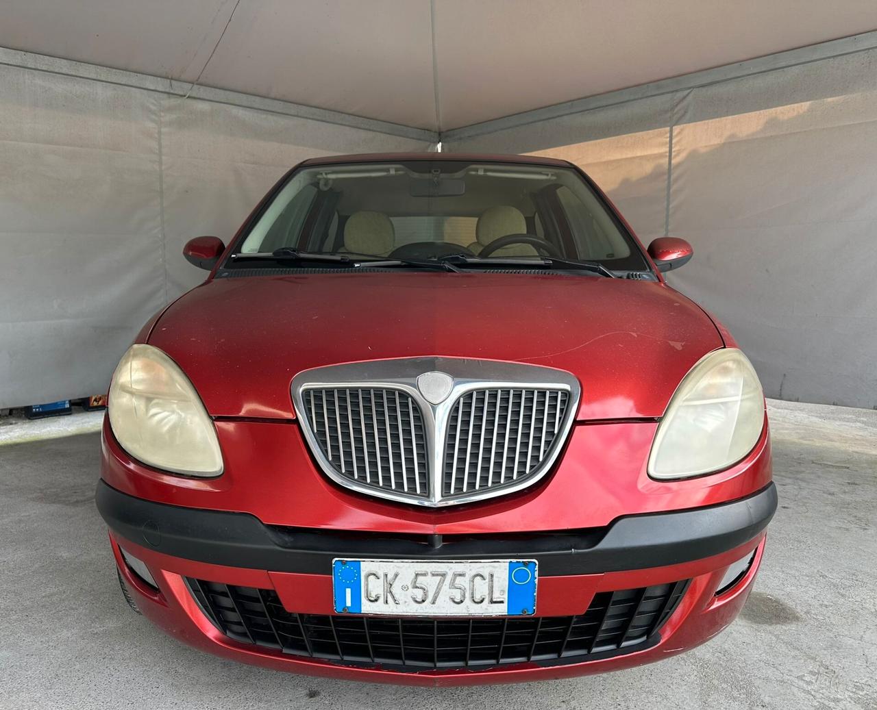 Lancia Ypsilon 1.2 16V Platino