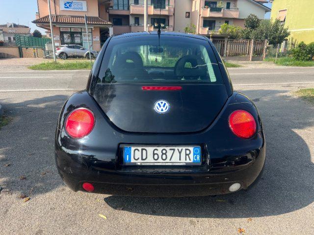 VOLKSWAGEN New Beetle 1.6