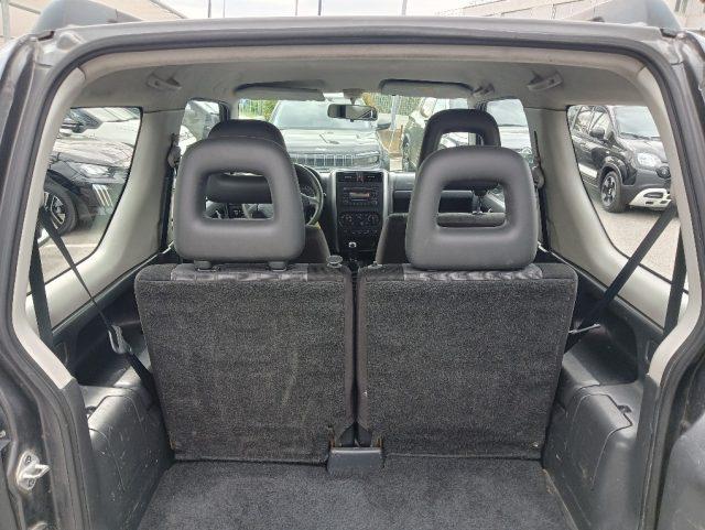 SUZUKI Jimny 1.3i 16V cat 4WD JLX