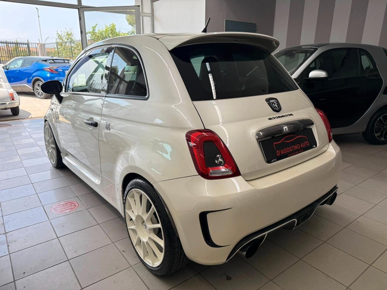 Abarth 500 1.4T-jet 135cv allestimento Esseesse