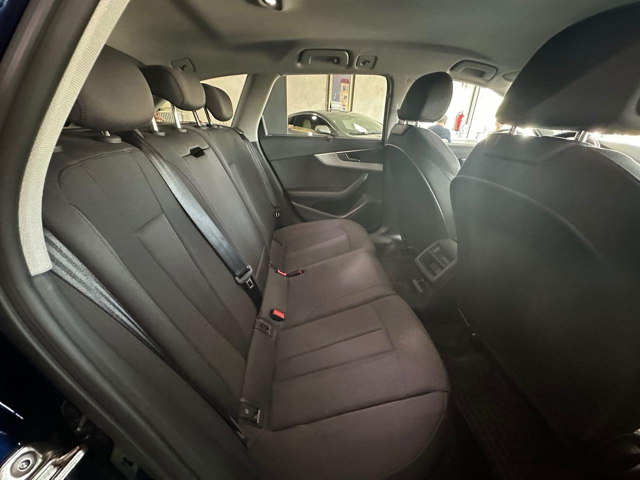 Audi A4 Business Advanced 2.0 35 TDI MHEV #6533