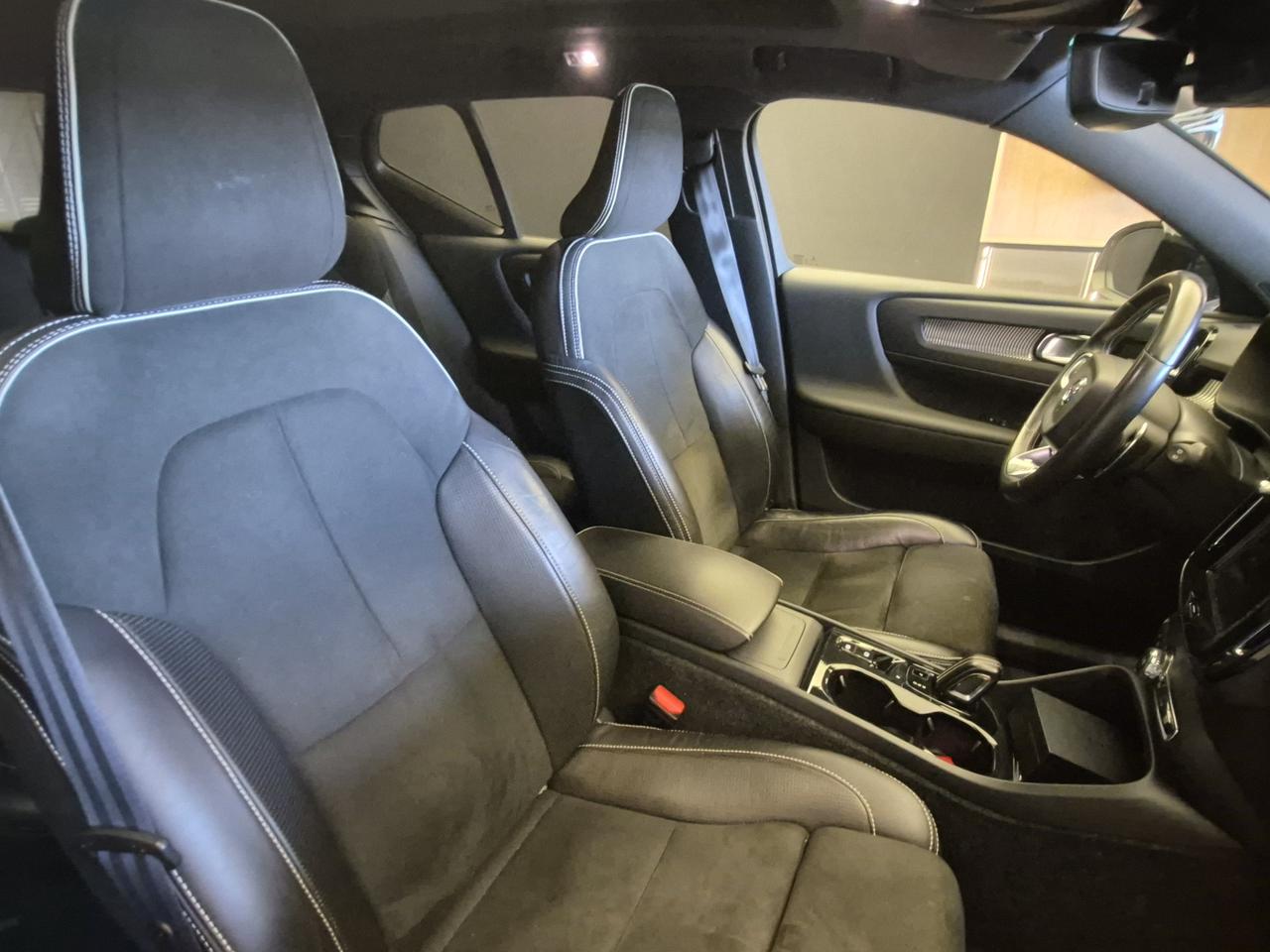 VOLVO XC40 - XC40 2.0 d4 R-design awd geartronic