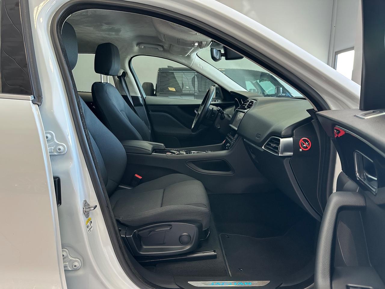 Jaguar F-Pace 2.0 D 180 CV AWD aut. Portfolio