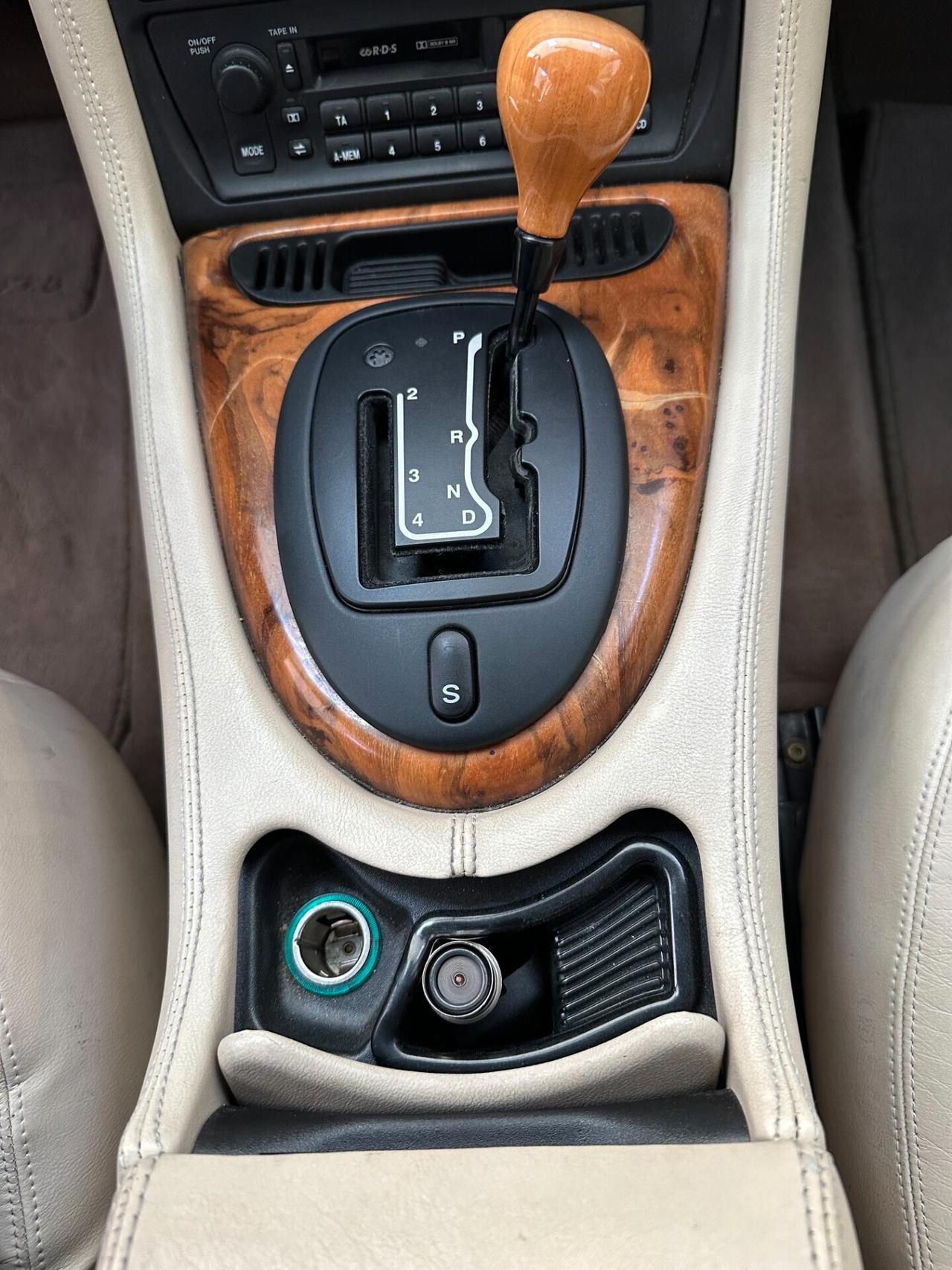 JAGUAR XK8 COUPE' UNICOPROP. PARI AL NUOVO ISCRITTO ASI