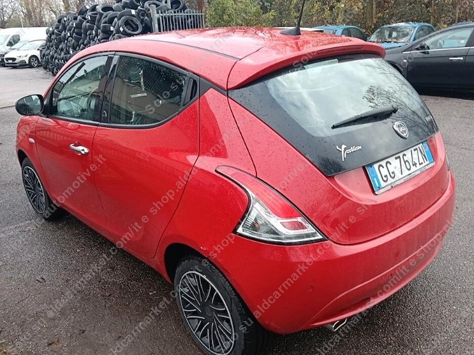 Lancia Ypsilon 1.0 FireFly 5 porte S&S Hybrid Ecochic Gold