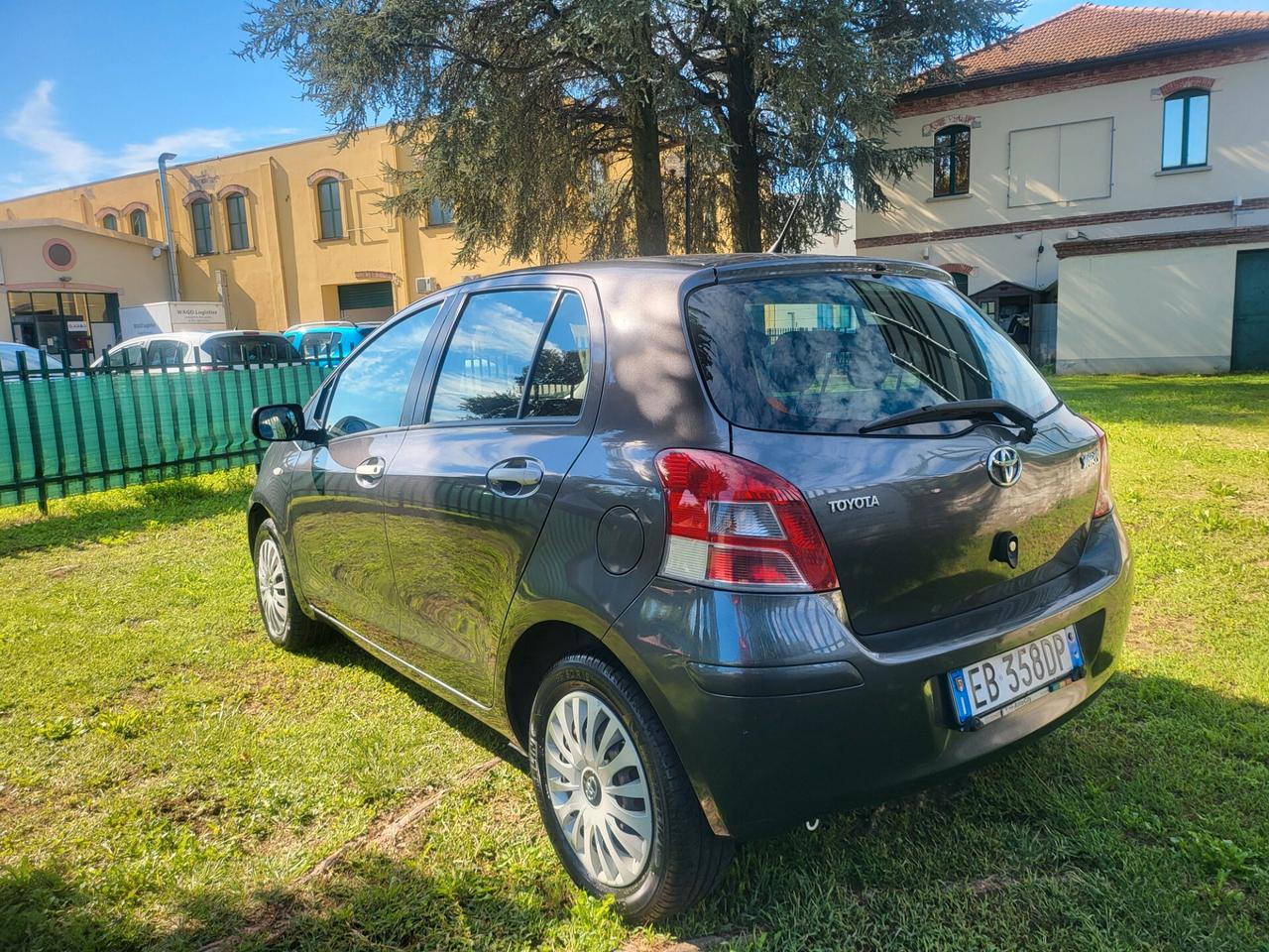 Toyota Yaris 1.0 5 porte Sol