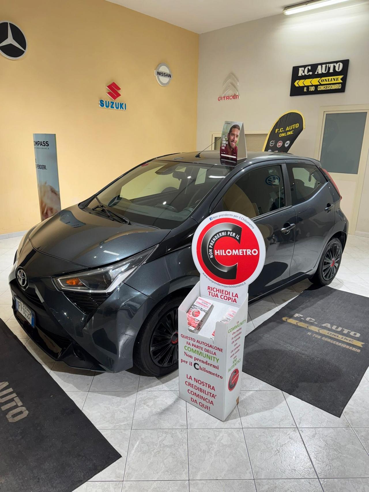 Toyota Aygo 1.0 VVT-i 72 CV 5 porte x-cite (motore con 80.000km con fattura)