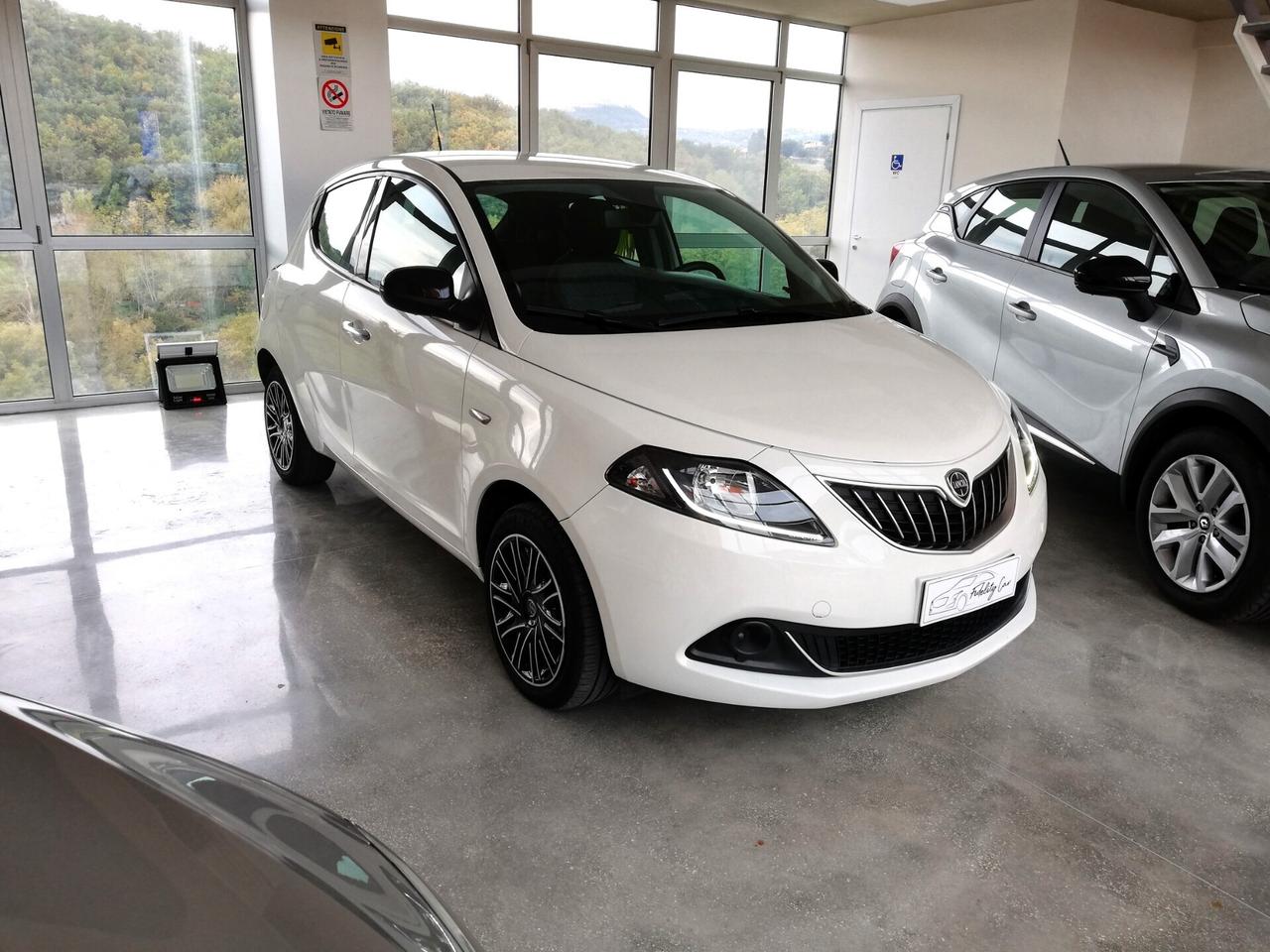 Lanci Ypsilon 1.0 FYRE FLY 5 PORTE S&S HYBRID ECOCHIC