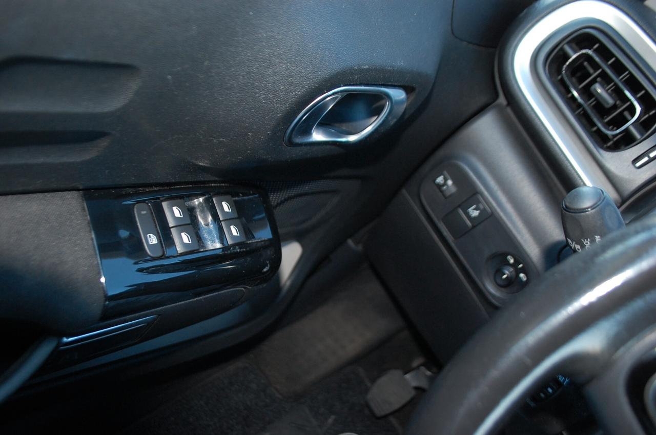 Citroen C3 1.2 puretech Shine 82CV Uff Italy Clima USB Led