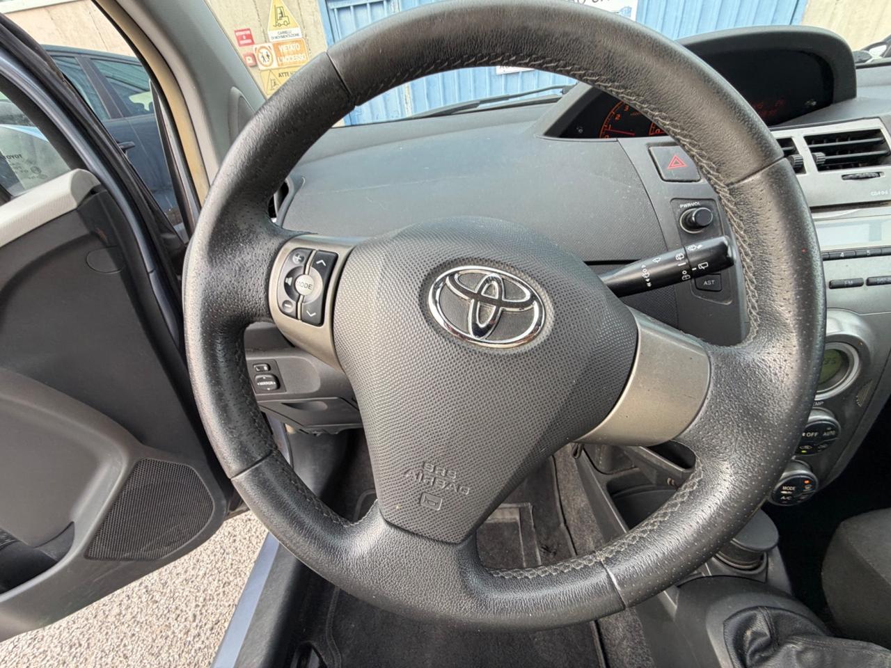 Toyota Yaris 1.4 D-4D DPF 5 porte