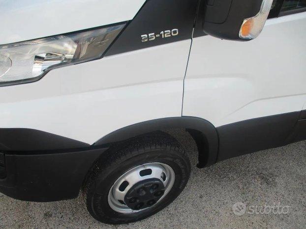 Iveco Daily 35C12 2.3 120CV E6 DOPPIA CABINA 7P RI