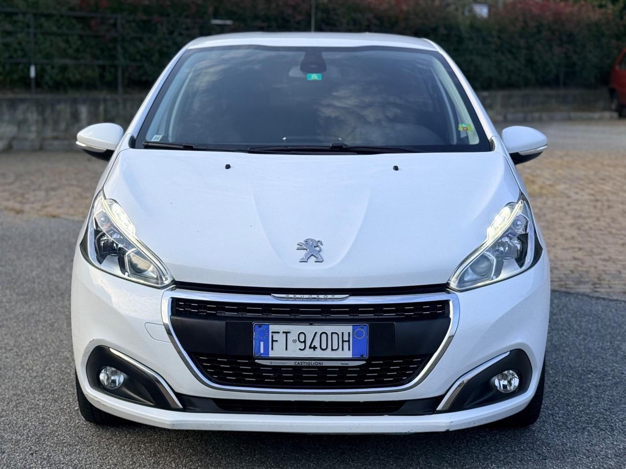 Peugeot 208 Singature 1.2 Benzina 81 cv euro6