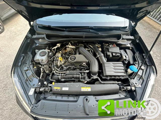 VOLKSWAGEN Taigo R LINE - 150CV - AUT.
