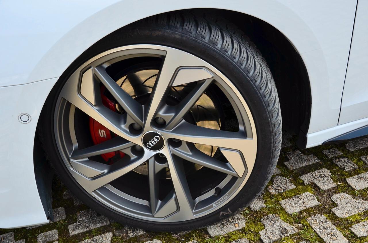 AUDI S3 SPORTBACK 2.0 TFSI QUATTRO 310cv S-TRONIC, FULL OPTIONAL, TETTO, MATRIX, SCARICO, HARMAN & KARDON, SEDILI ELETTRICI, 19", PERMUTE