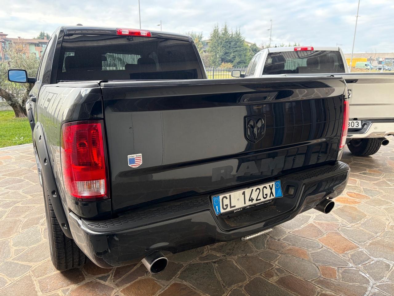 Dodge RAM 1500 HEMI 5.7 V8