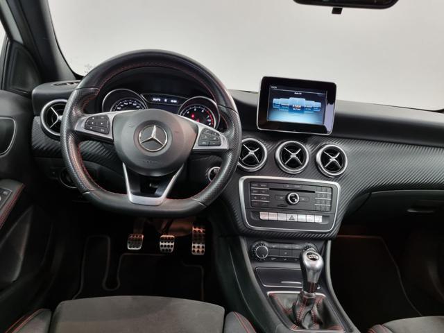 MERCEDES-BENZ A 180 Premium