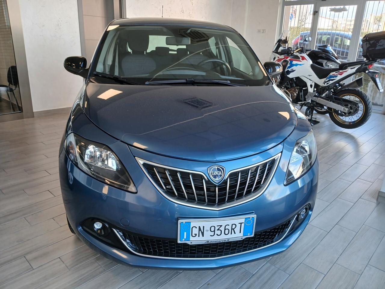 Lancia Ypsilon 1.0 HYBRID 70CV GOLD 2023