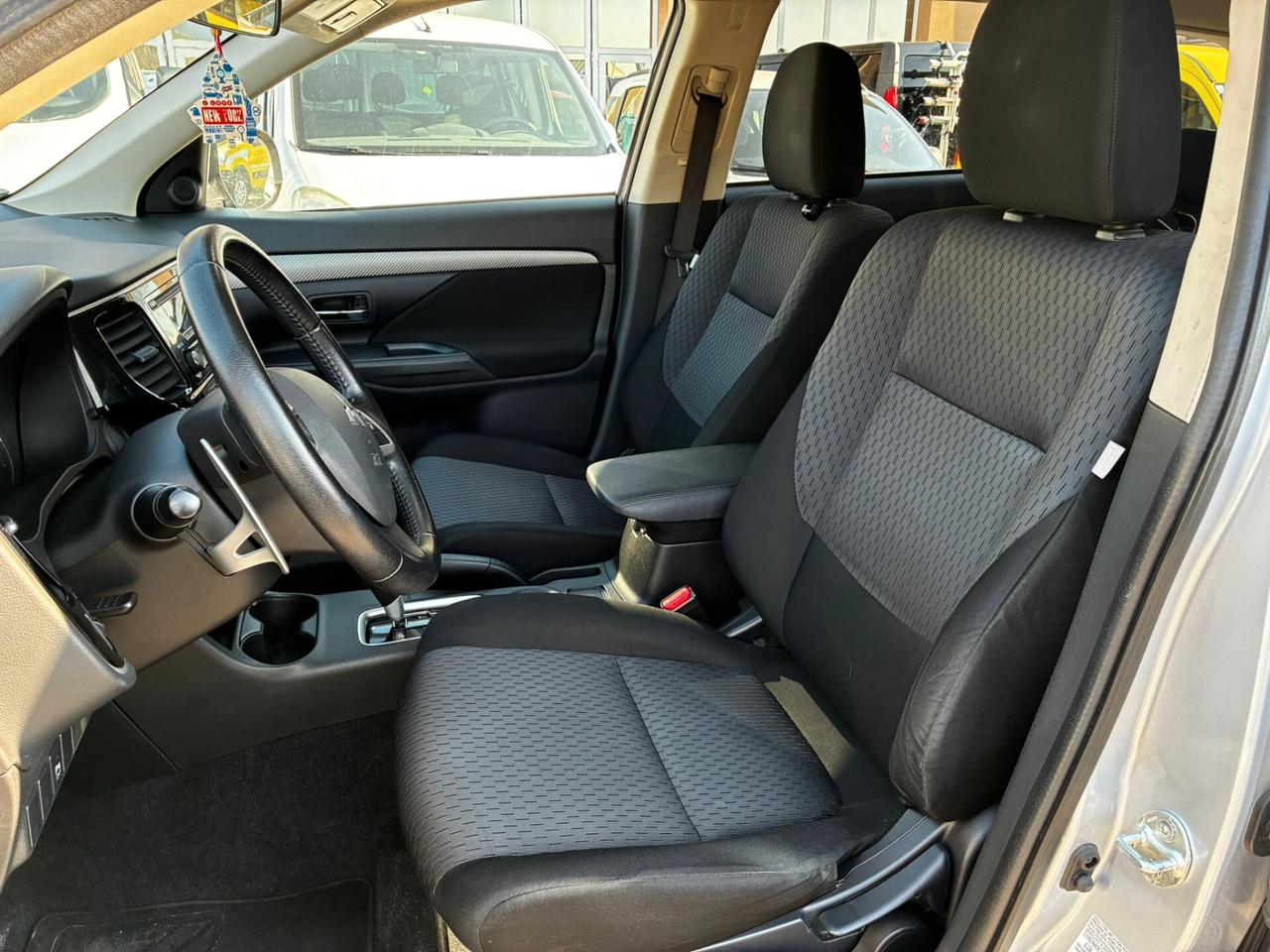 MITSUBISHI OUTLANDER 4x4 2.2 DI-D 150CV AUTOMATICO