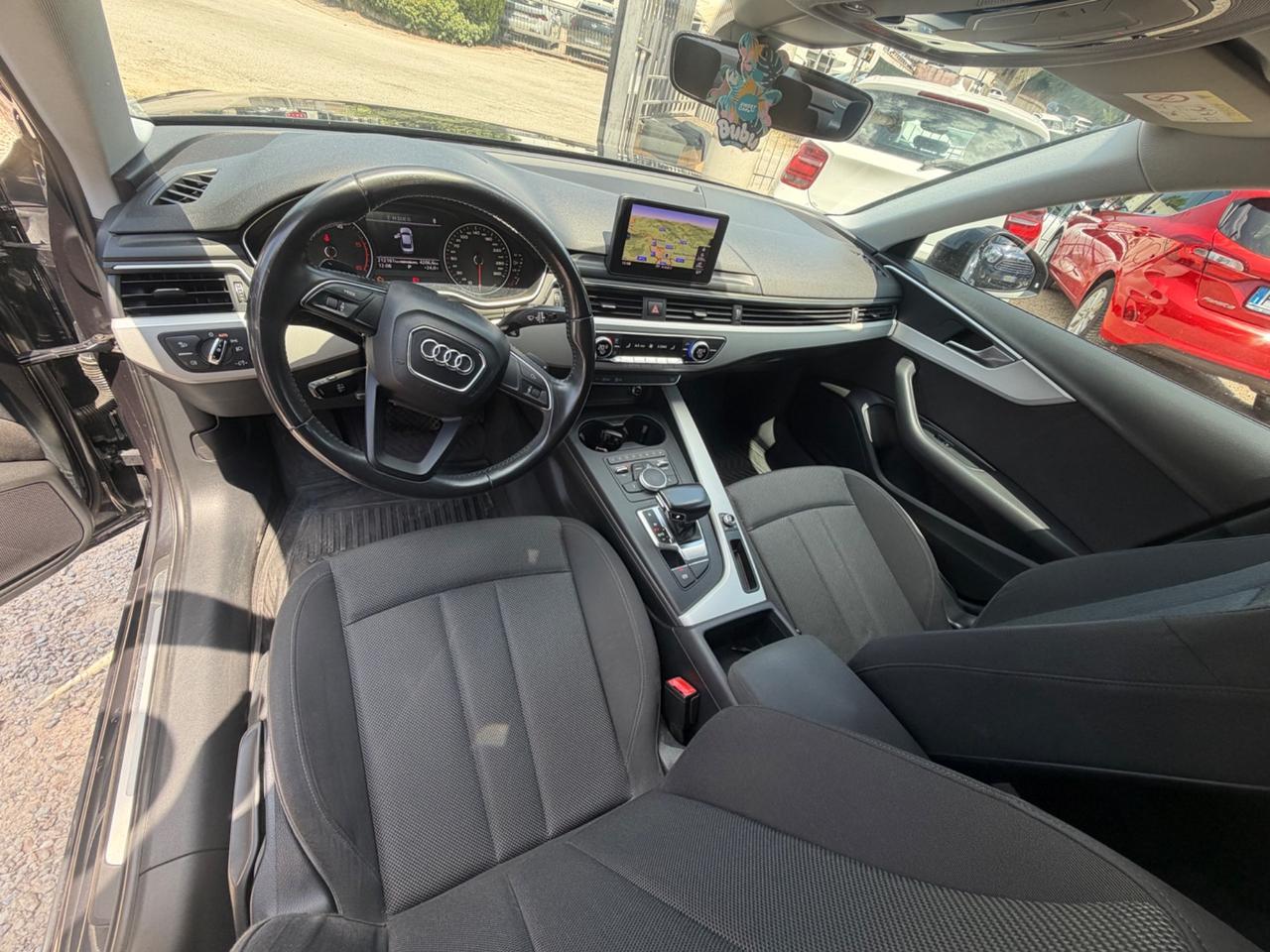 Audi A4 2.0 TDI 150 CV S tronic