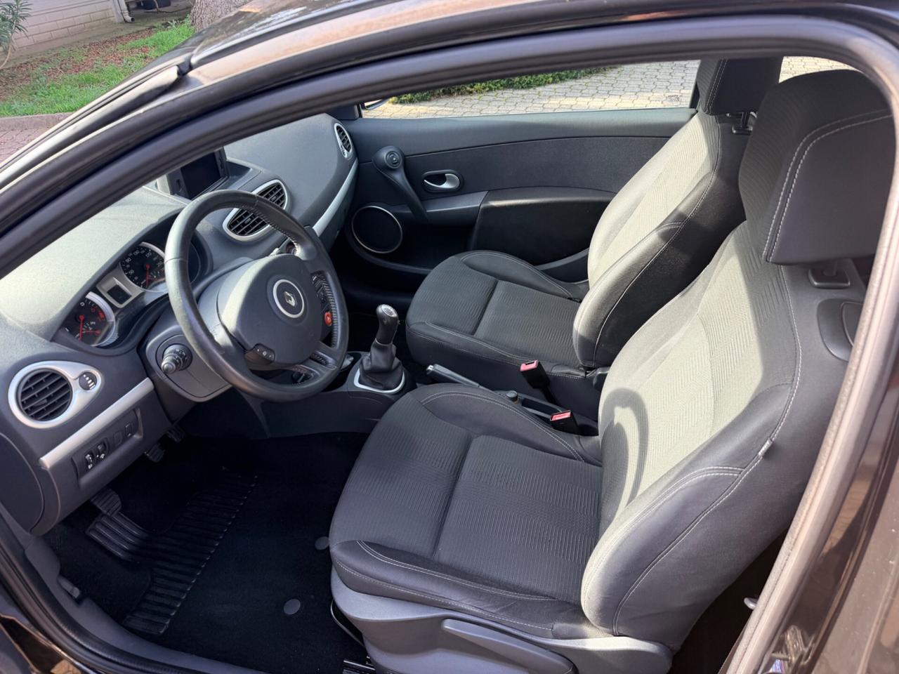 Renault Clio 1.2 16V 3 porte
