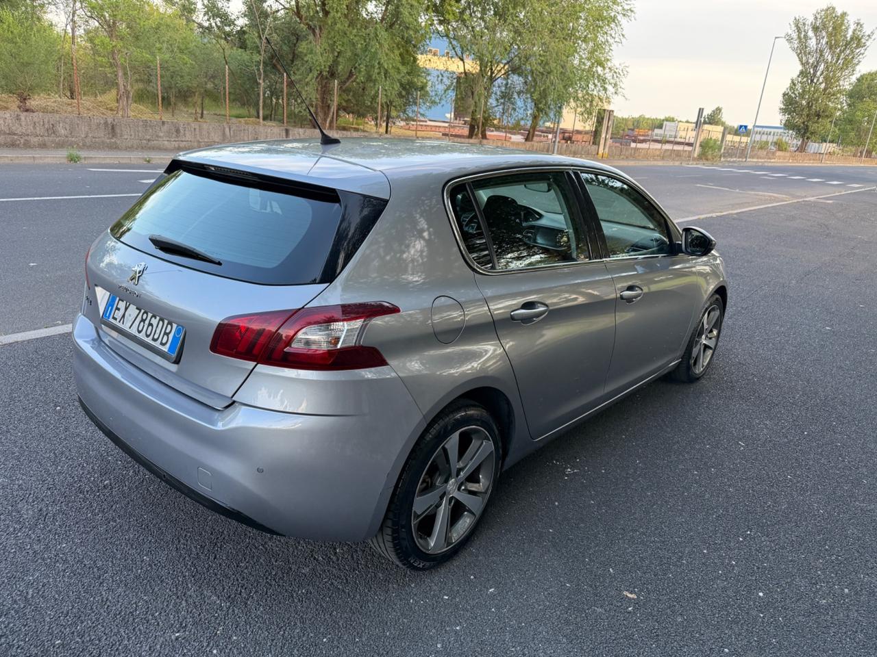 Peugeot 308 PureTech Turbo 130 S&S Allure