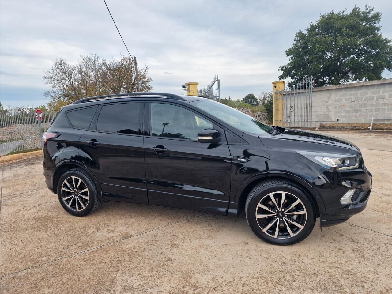 Ford Kuga 1.5 TDCI 120 CV S&S 2WD ST-Line