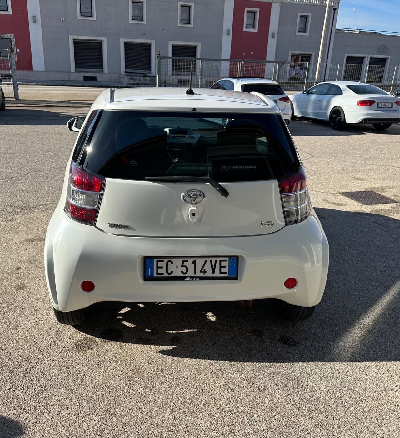 Toyota iQ 1.3 Executive CONFRONTA KM OPTIONAL