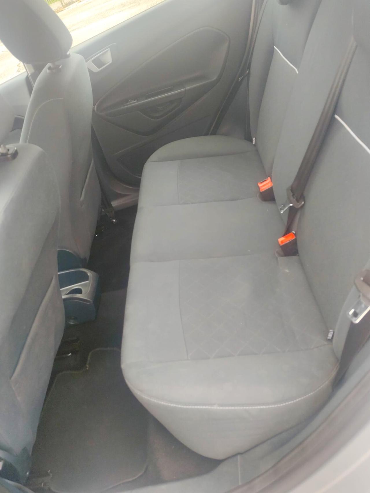 Ford Fiesta 1.4 TDCi 70CV 5 porte Titanium