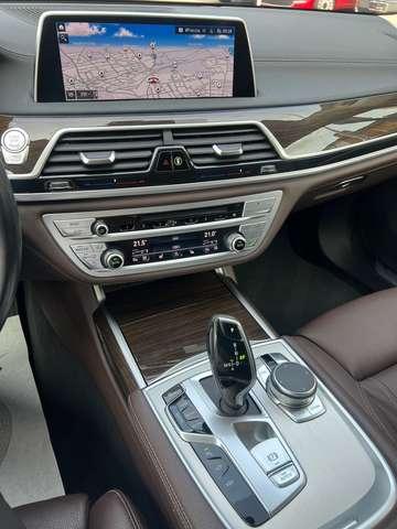 BMW 730 D Eccelsa Autom. MONITOR POST/CARPLAY/LED/TENDINE