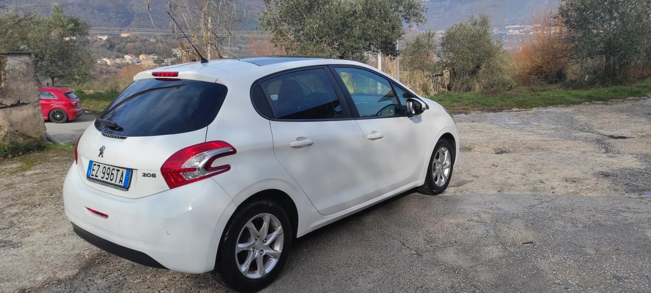 Peugeot 208 1.4 HDi 68 CV 5 porte Allure