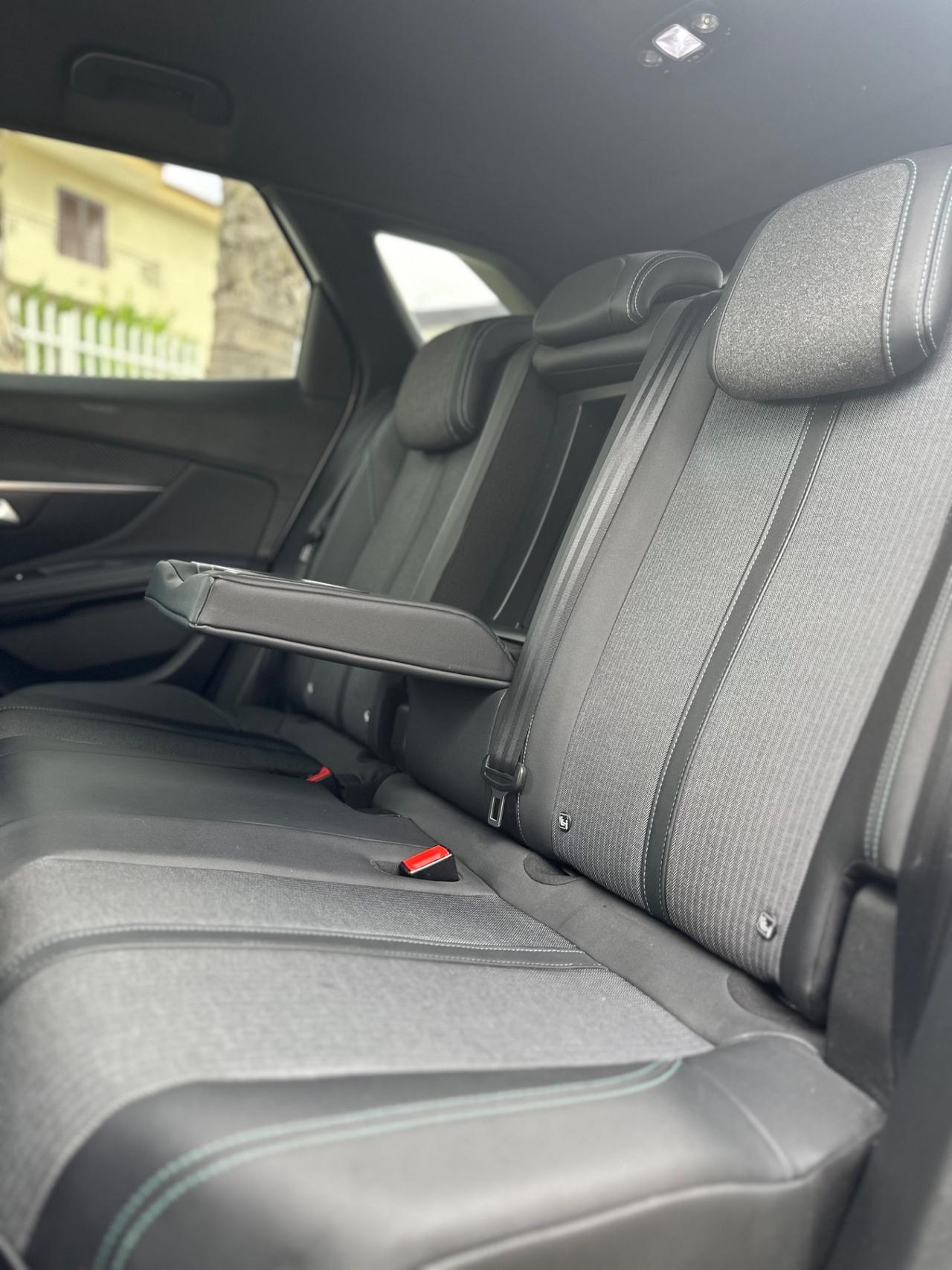 Peugeot 3008 BlueHDi 130 S&S EAT8 Allure Pack