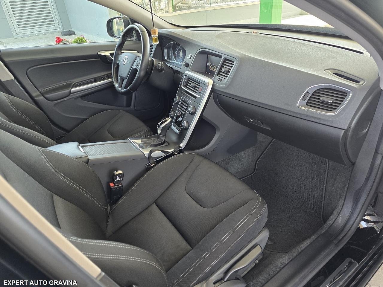 VOLVO V60 D2 2.0cc 120cv