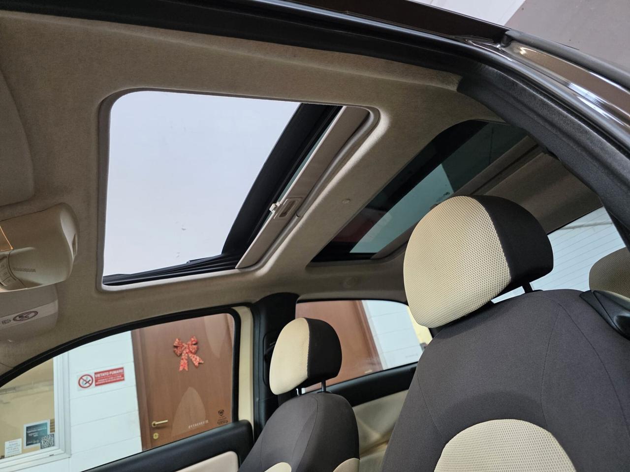 Lancia Ypsilon 1.4 16V Platino NEOPAT AUTOMATICA
