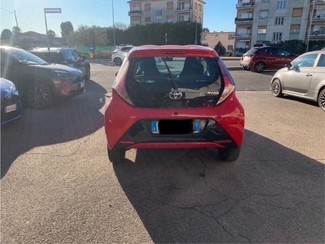 Toyota Aygo 1.0 VVT-i 69 CV 5 porte x-play NEOPATENTATI