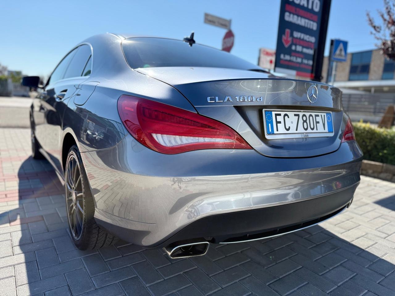 Mercedes-benz CLA 180 BERLINA Automatic Sport Night
