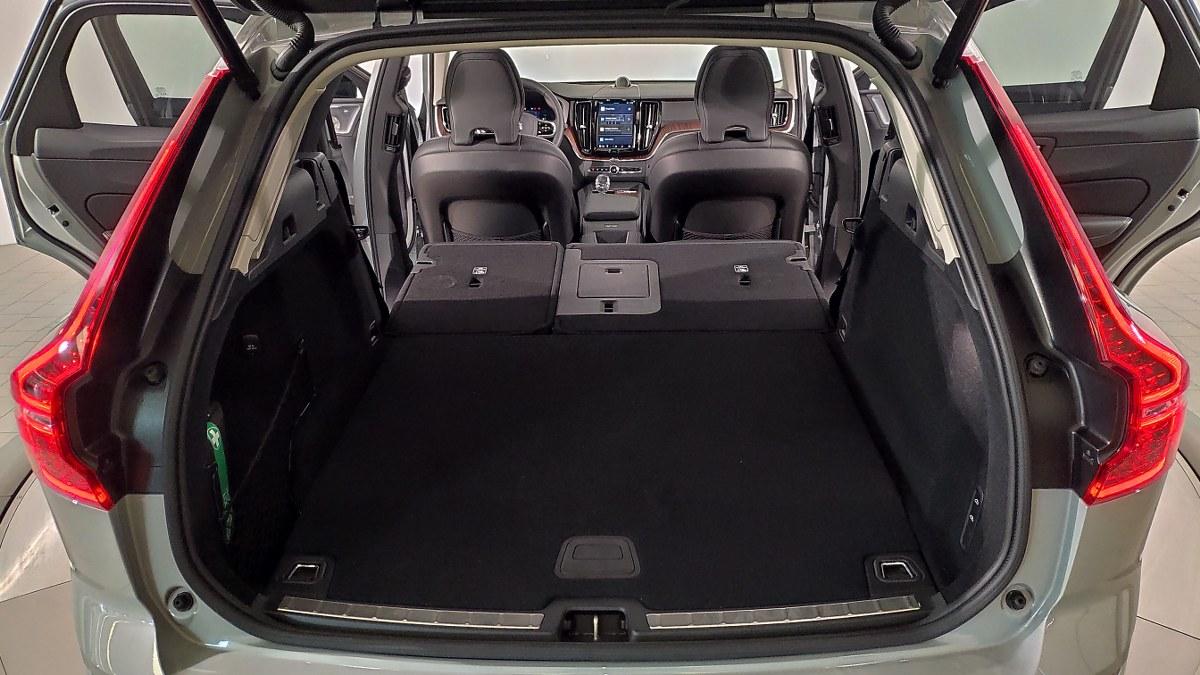 VOLVO Xc60 T8 Recharge Plug-In Hybrid Awd Aut. Ultimate Dark