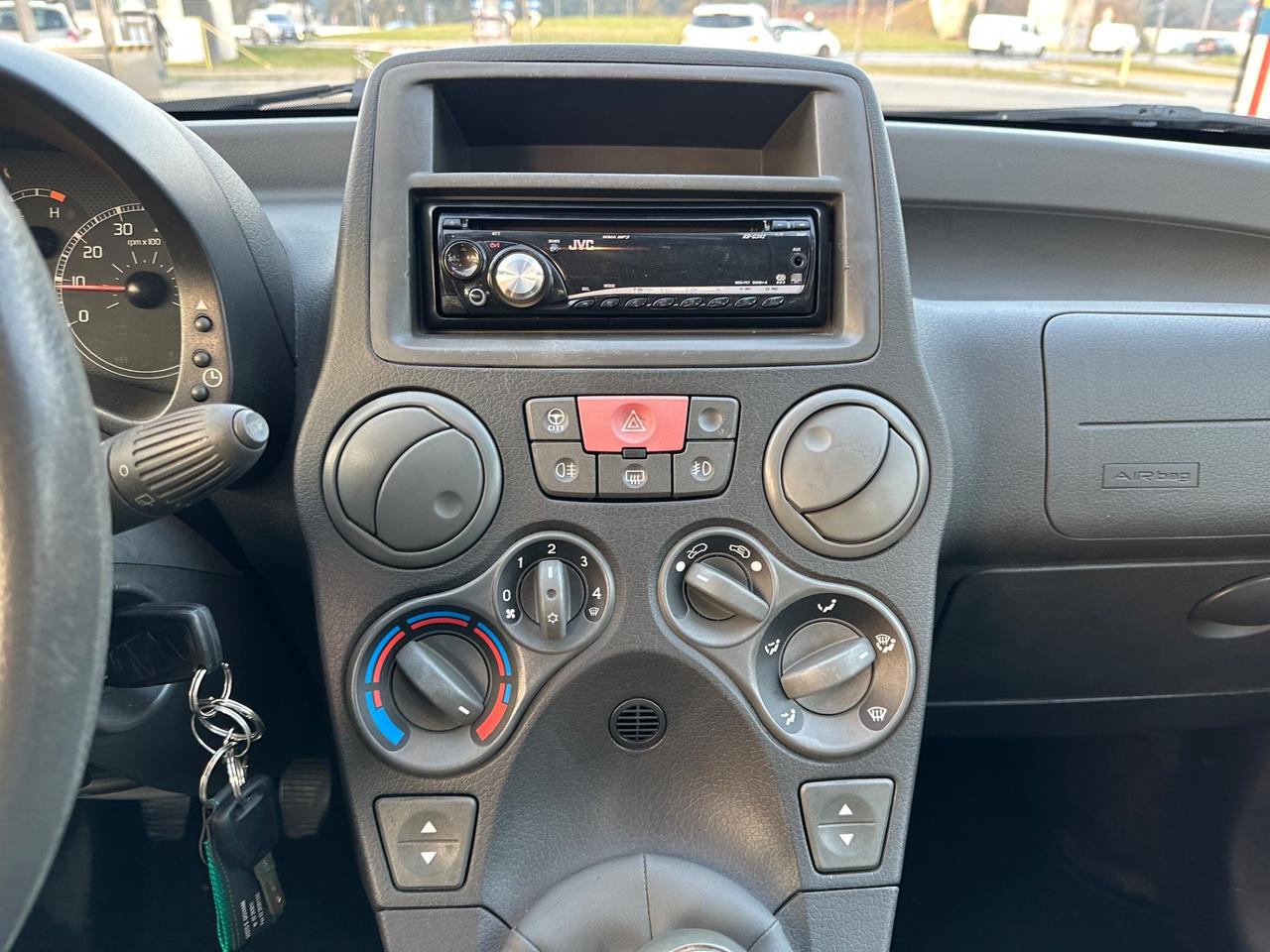 Fiat Panda 1.2 BENZINA NEOPATENTATI