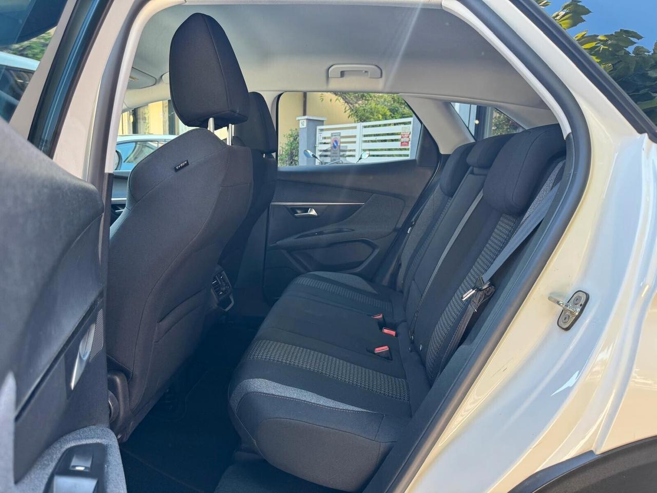 PEUGEOT 3008 BlueHDi 120cv S&S ALLURE