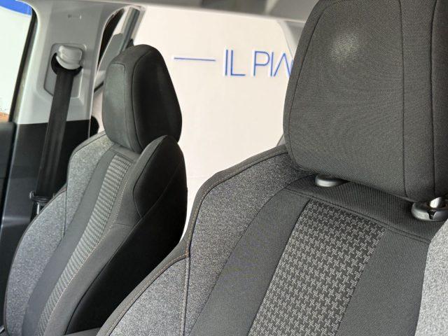 PEUGEOT 3008 BlueHDi 130 S&S Crossway tua da ?169,00