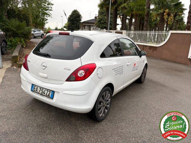 OPEL Corsa 1.2 3 porte Club