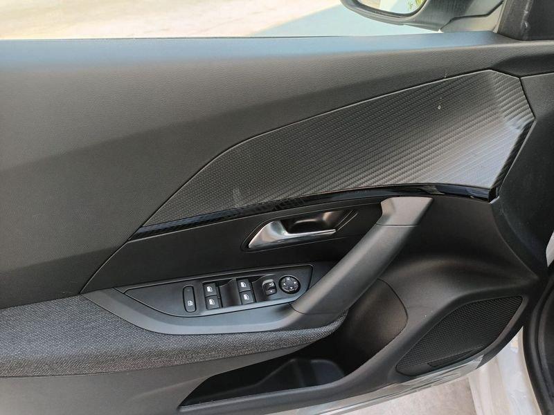 Peugeot 2008 Hybrid 1.2 Style 110 CV e-DCS6 auto
