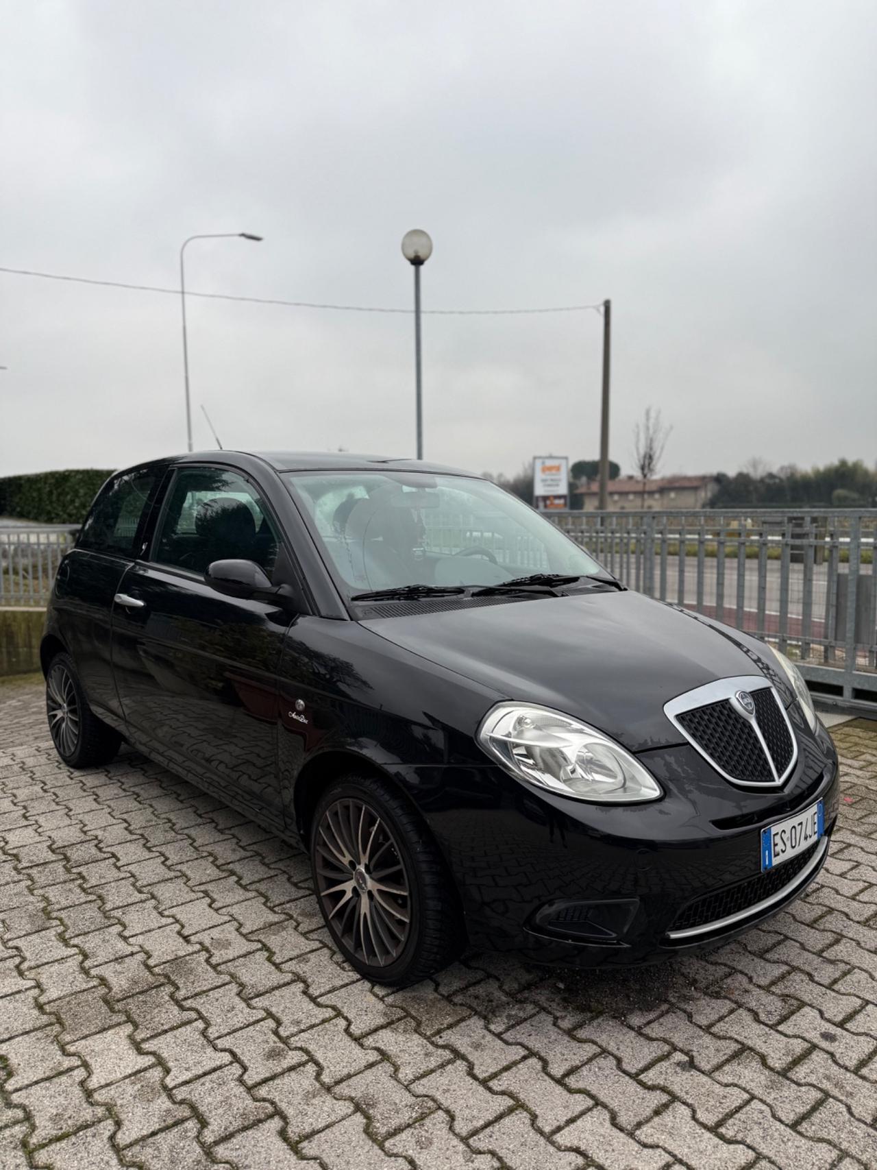 Lancia Ypsilon 1.2 Versus