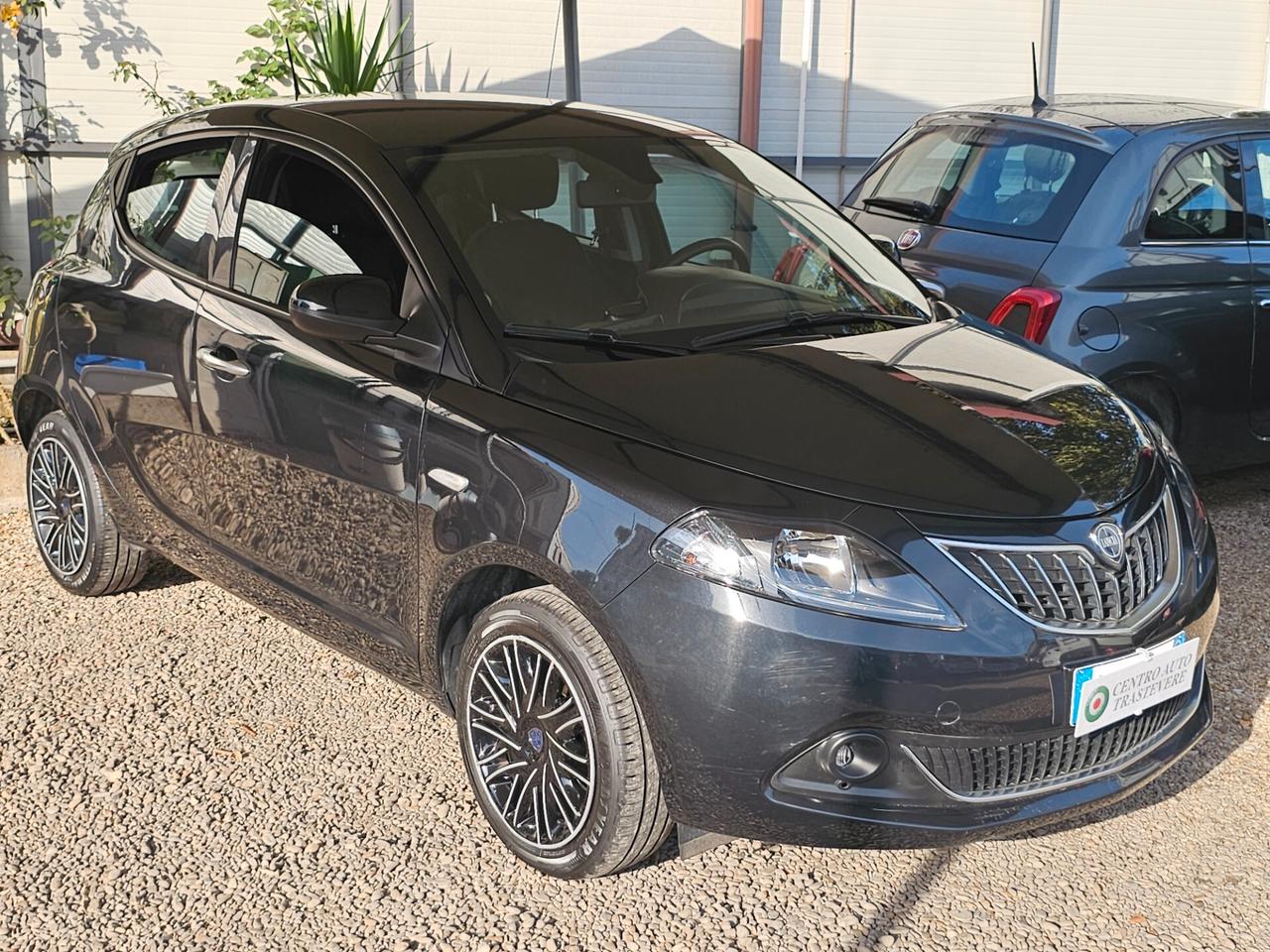 Lancia Ypsilon 1.0 FireFly 5 porte S&S Hybryd Gold