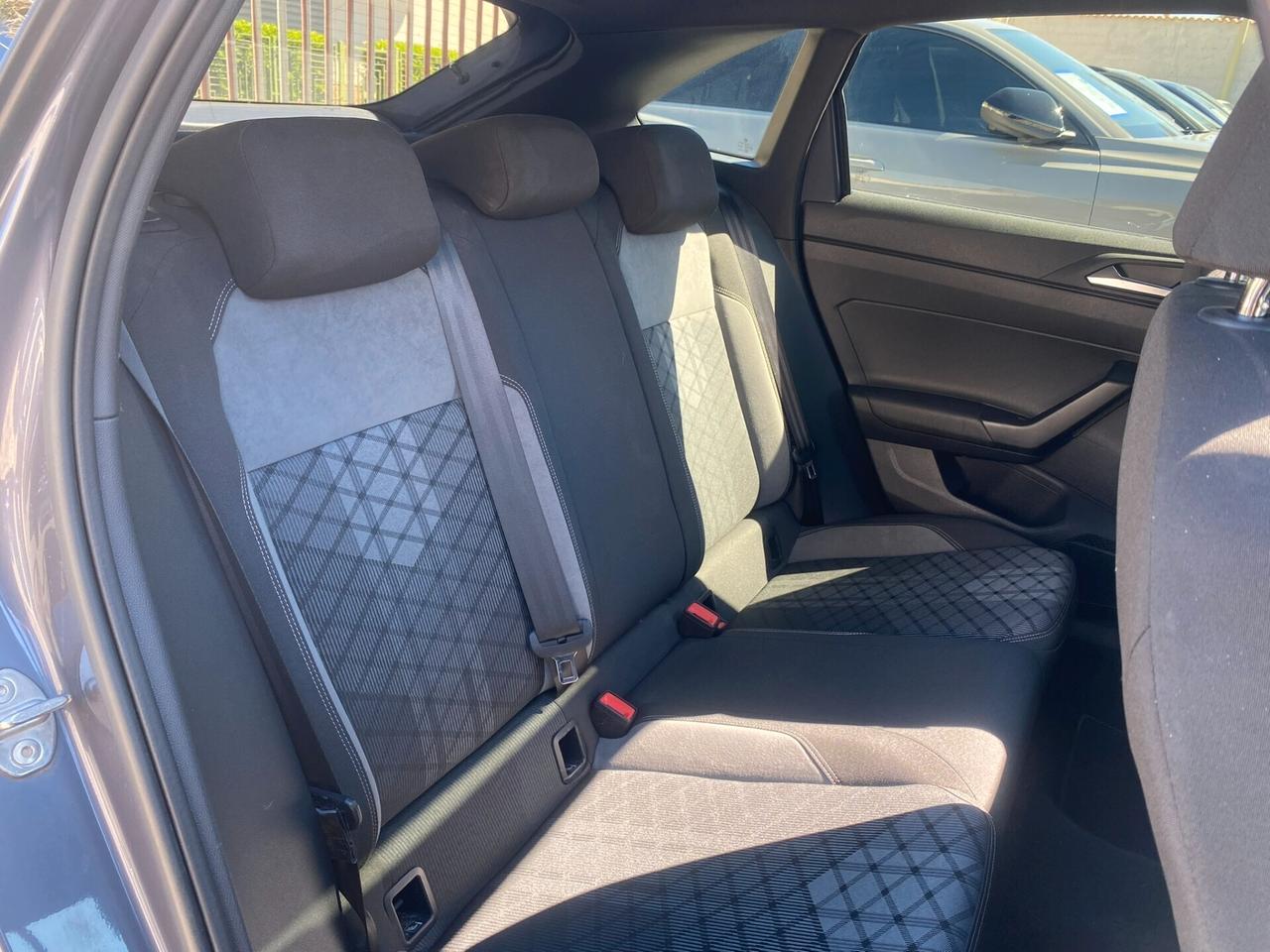 Volkswagen Taigo R-Line 1.5 TSI 150CV DSG