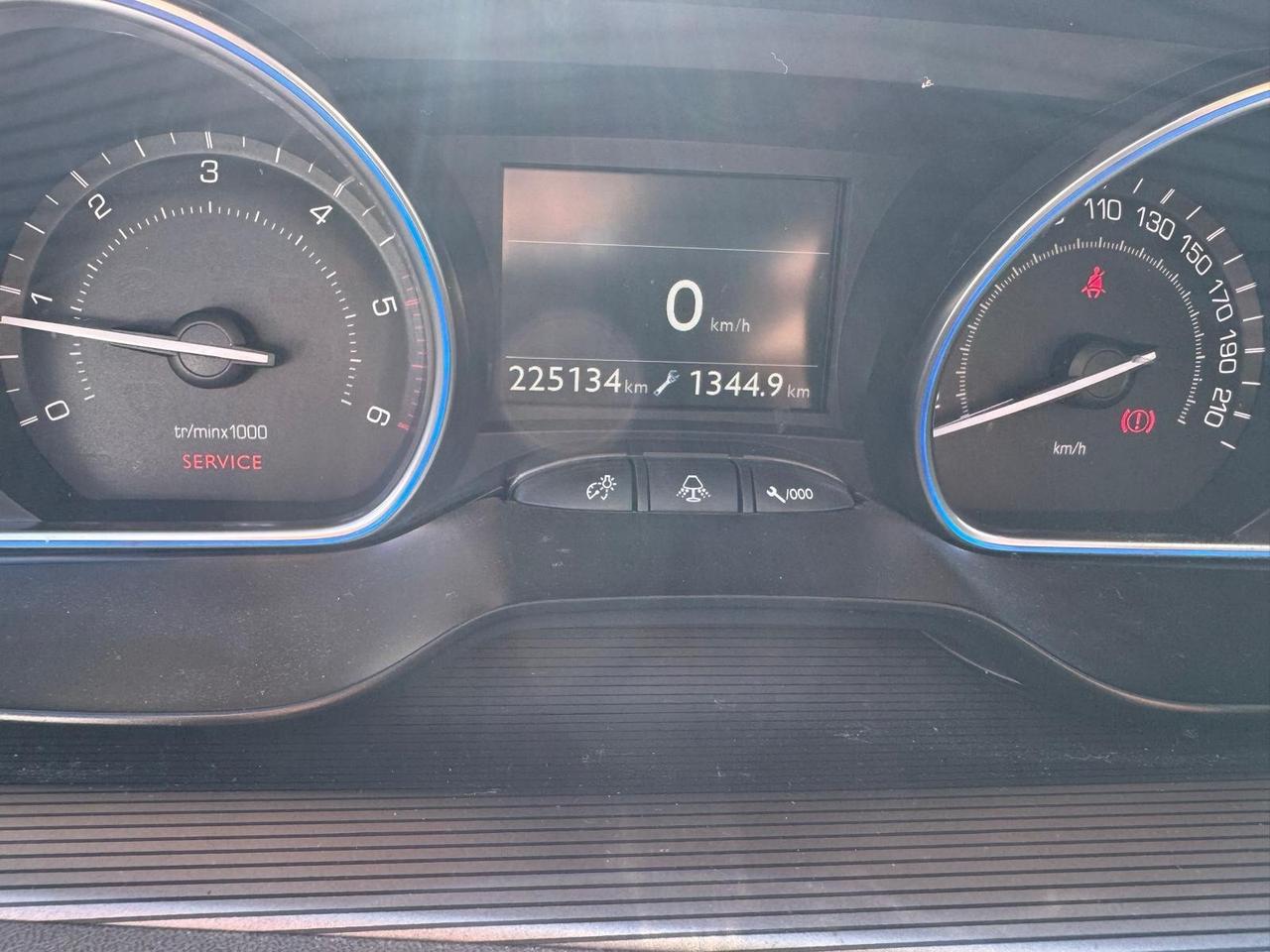 Peugeot 2008 1.6 VTi 120CV Allure