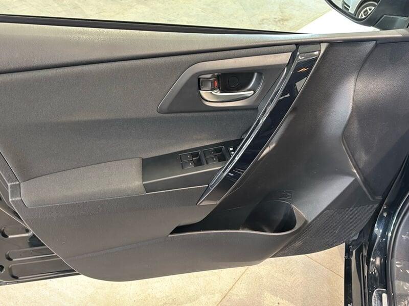 Toyota Auris 1.8 Hybrid E-CVT Active