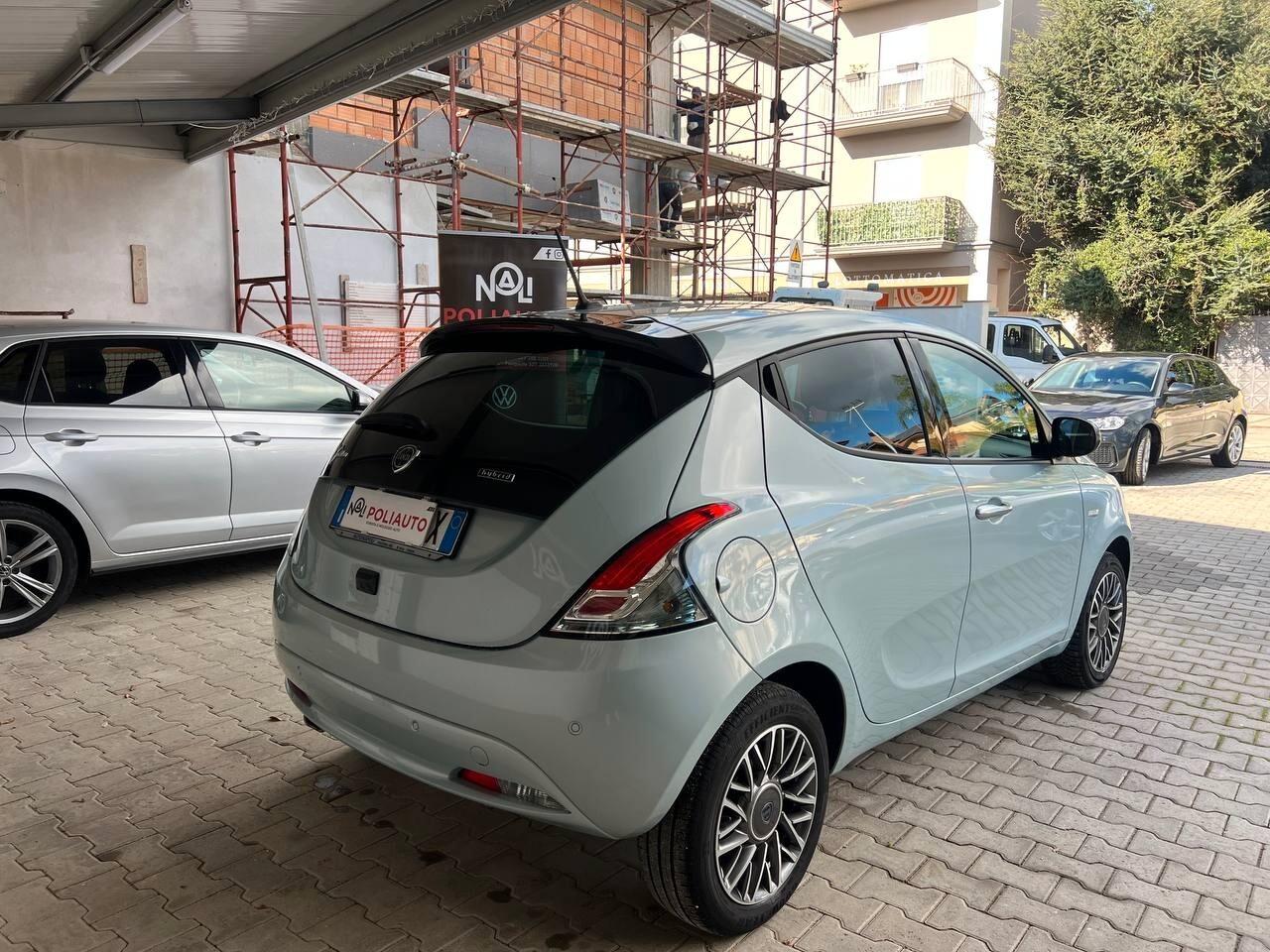 Lancia Ypsilon 1.0 FireFly 5 porte S&S Hybrid Alberta Ferretti